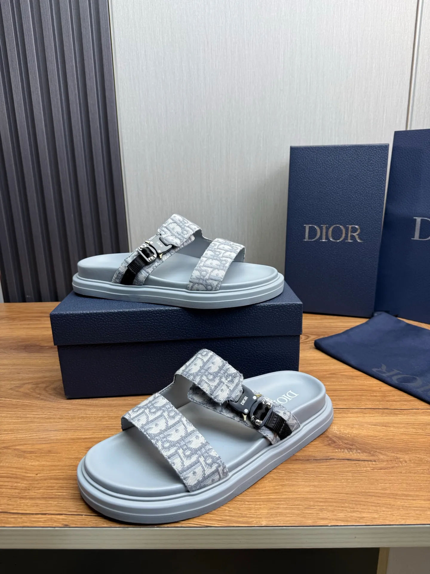 Men's shoes 300💰 Dior. Men's slippers🩴 Official website 1:1 production 38-45 size 45 46 🉑️Customized original material shipped✅